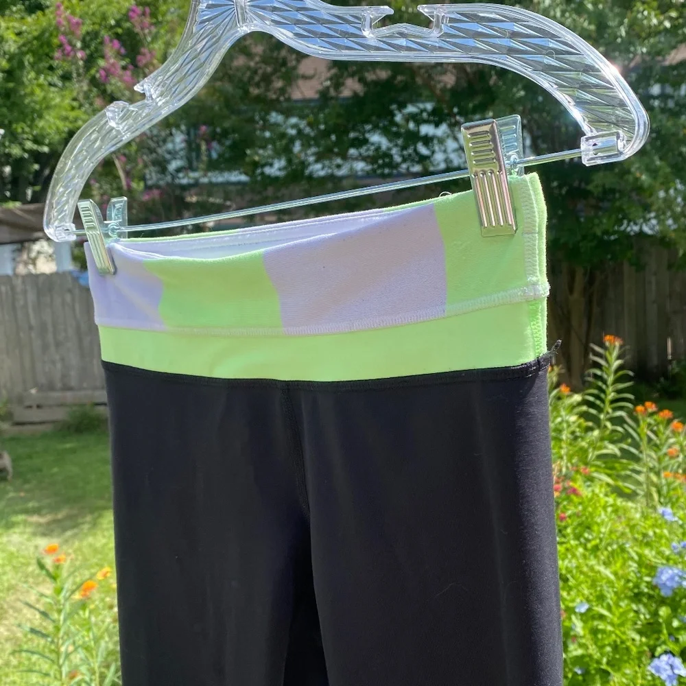 *SOLD* - Lululemon leggings Girls Sz 12/14/16 - Picture 3 of 9